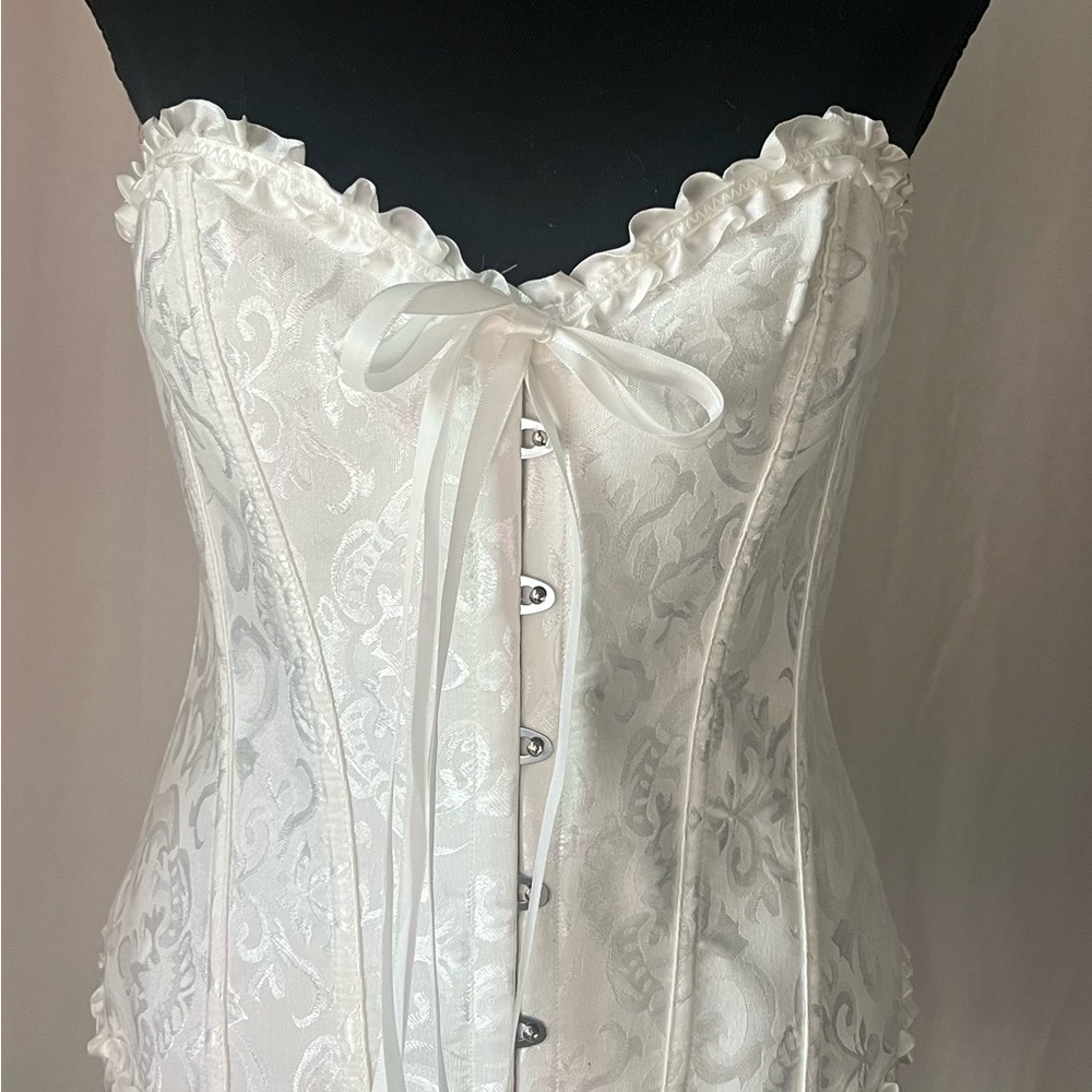 Elegant White Lace Corset